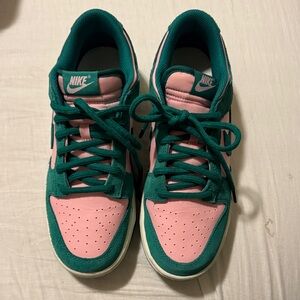 Nike dunk low retro SE watermelon. Size 8 men